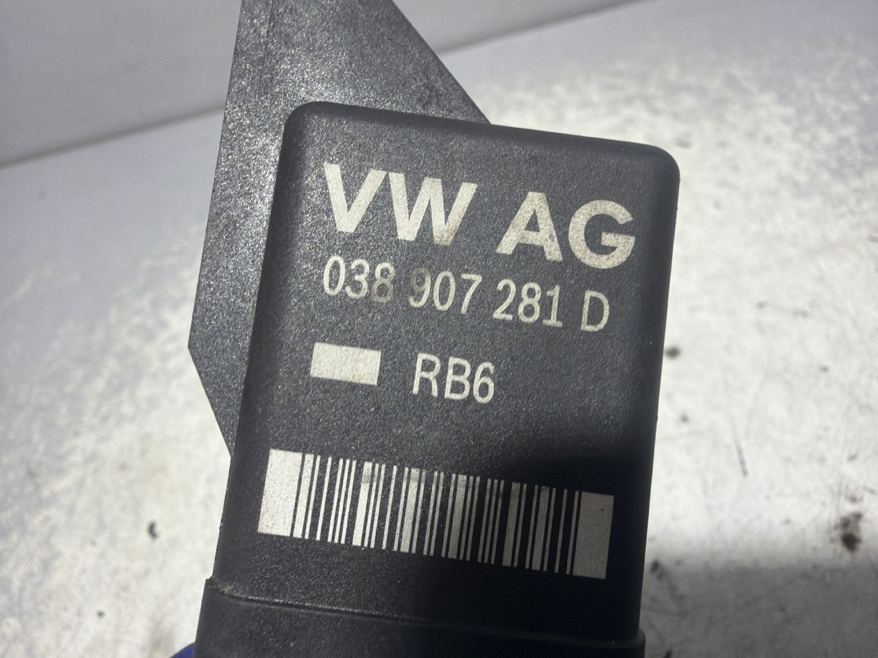 DIJELOVI ELEKTRONIKA RELEJ VW CRAFTER > 11-16 038907281D