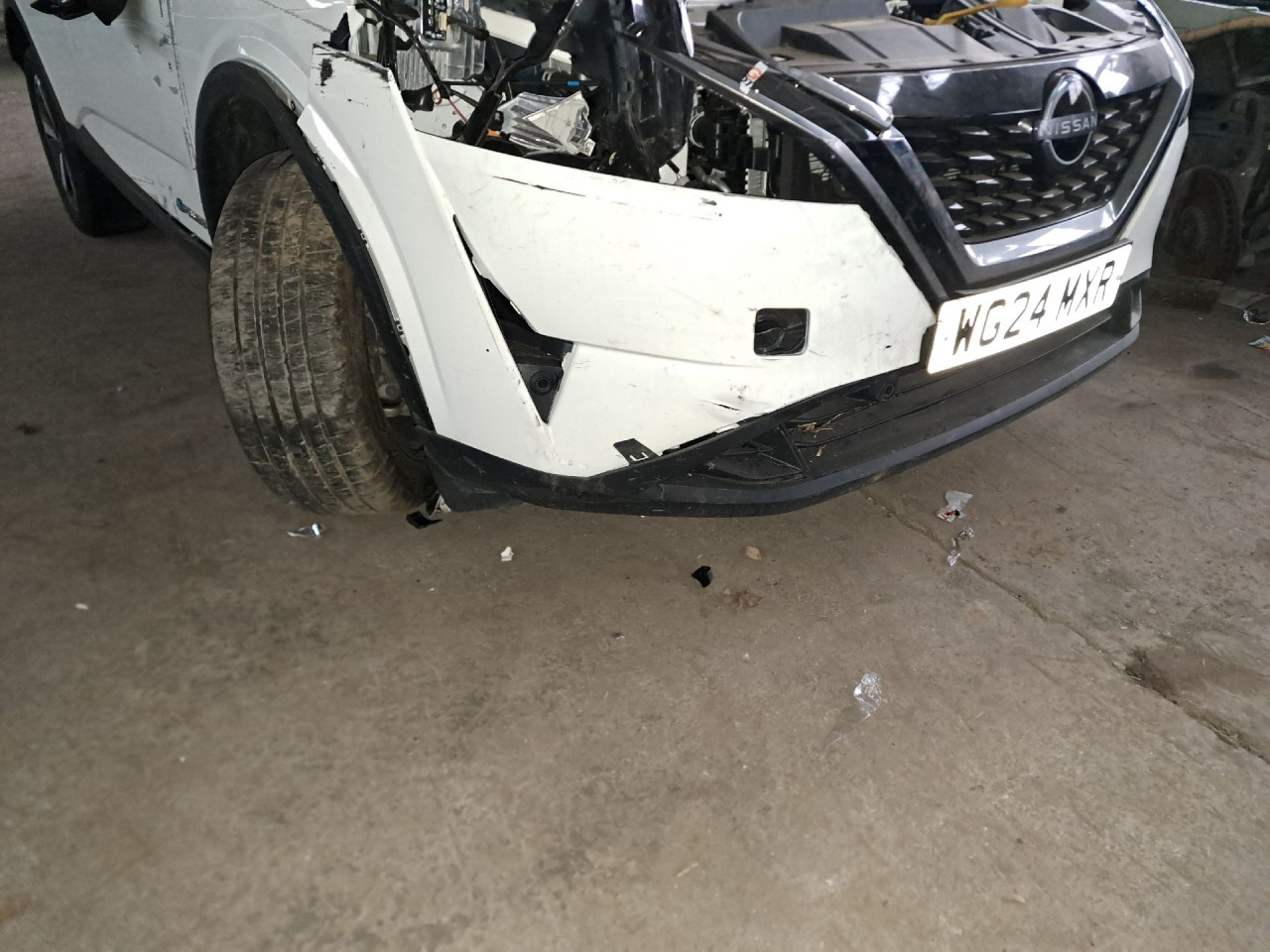 DIJELOVI BRANIK NISSAN QASHQAI > 21-