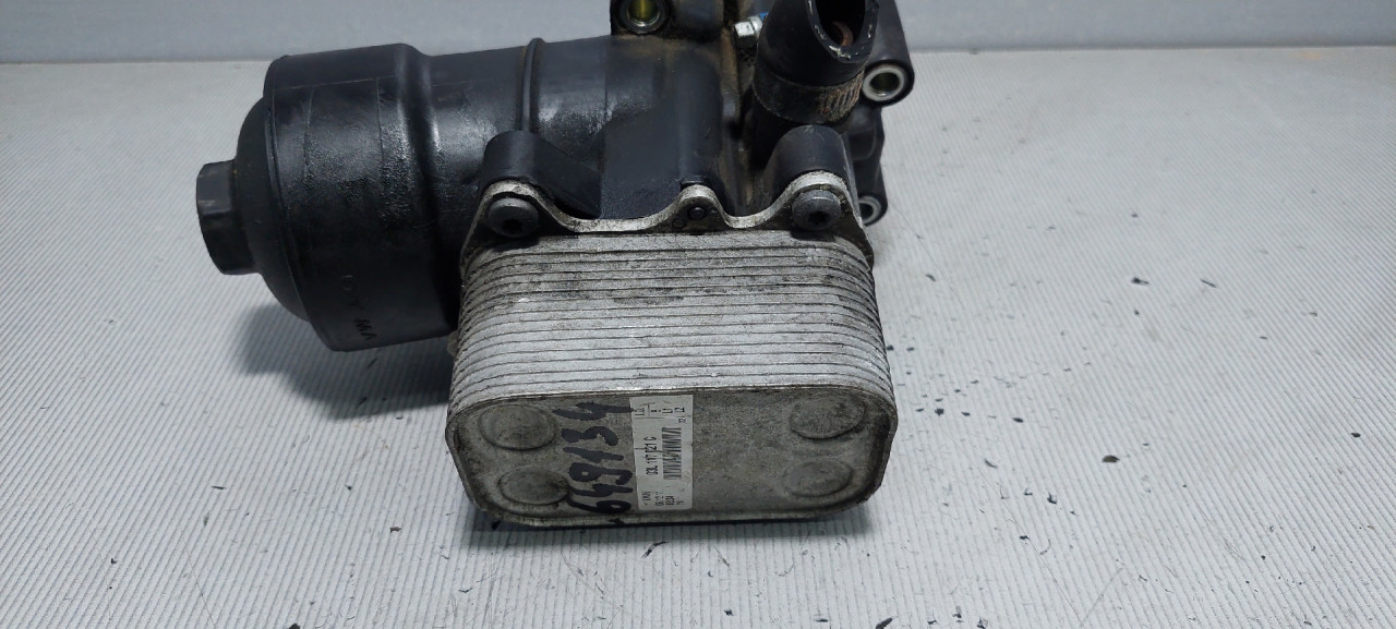 HLADNJAK ULJA VW PASSAT B7 > 10-14 03L117021C