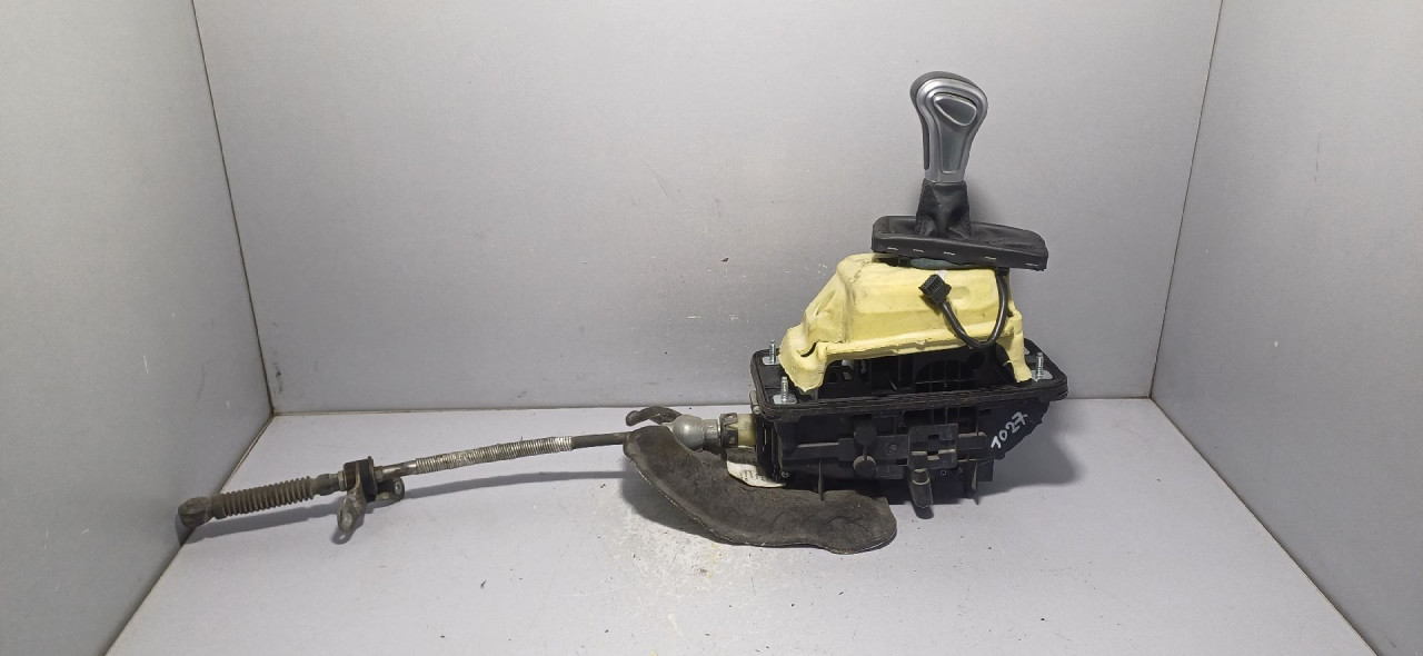 DIJELOVI SALTEBLA AUDI A4 (B8) > 12-15 8K1713041AL