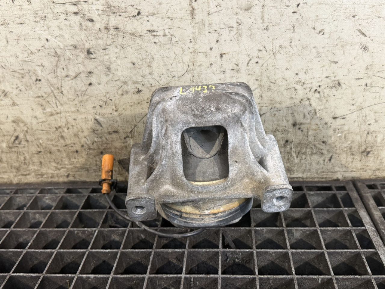 DIJELOVI NOSAC MOTORA AUDI A4 (B8) > 07-11 2.0 8K0199381NL