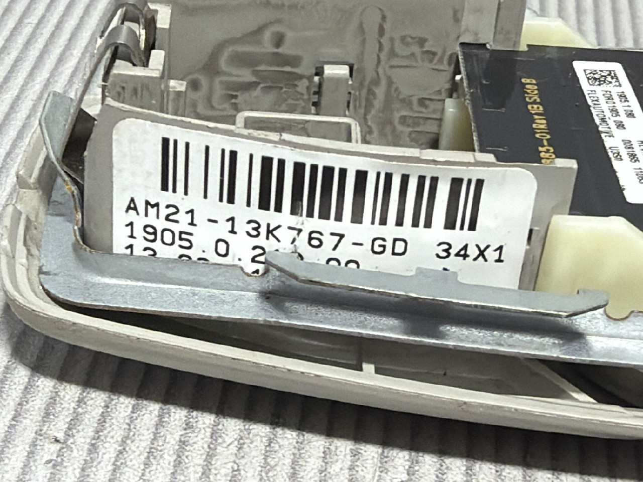 DIJELOVI RASVJETA U KABINI FORD S-MAX > 10-15 2.0 AM2113K767GD