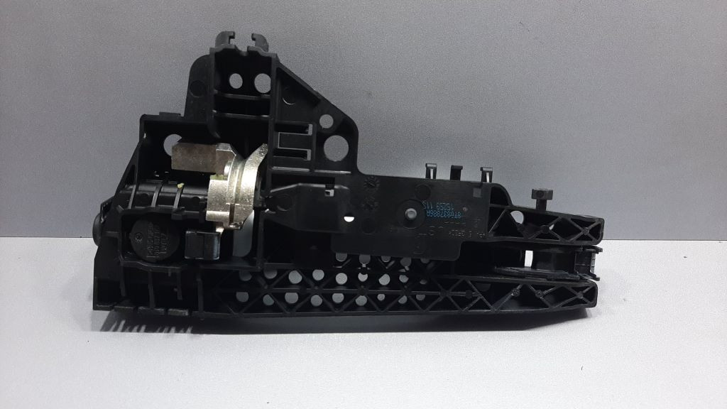 RUCKA VRATA AUDI A4 (B8) > 07-11 8T0837886A