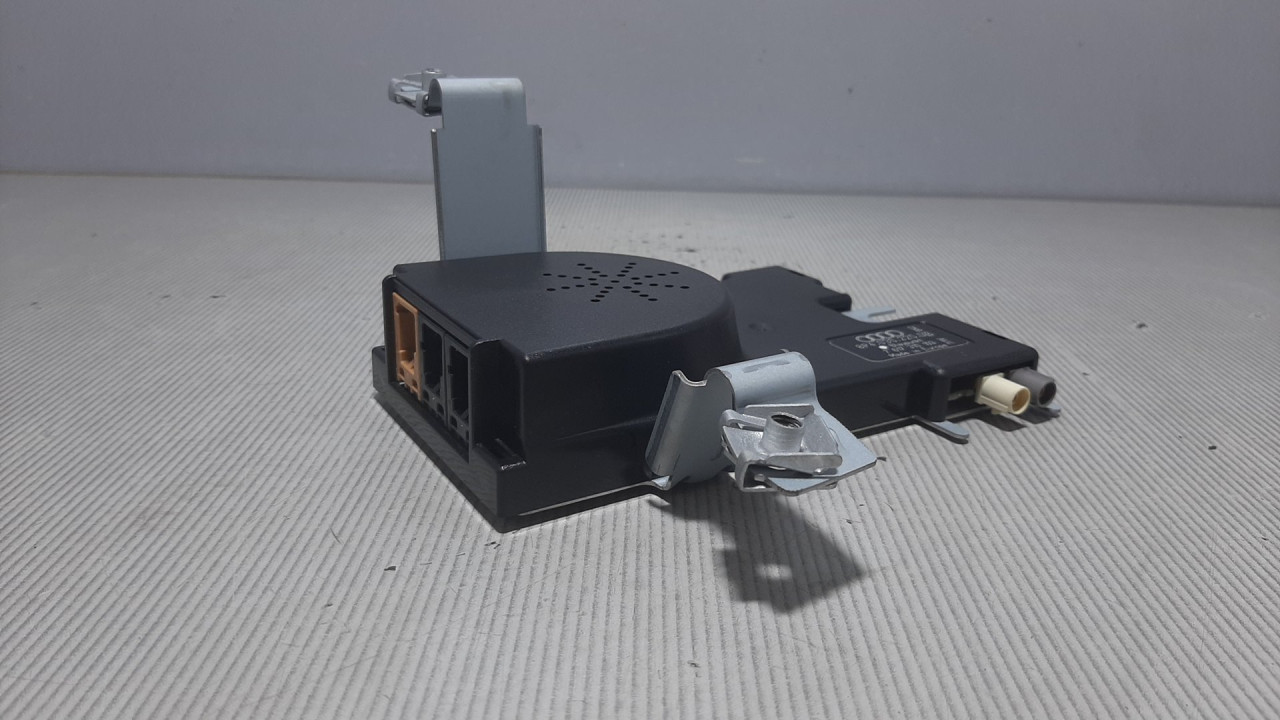 DIJELOVI ANTENA AUDI A3 > 08-12 8P4035225D