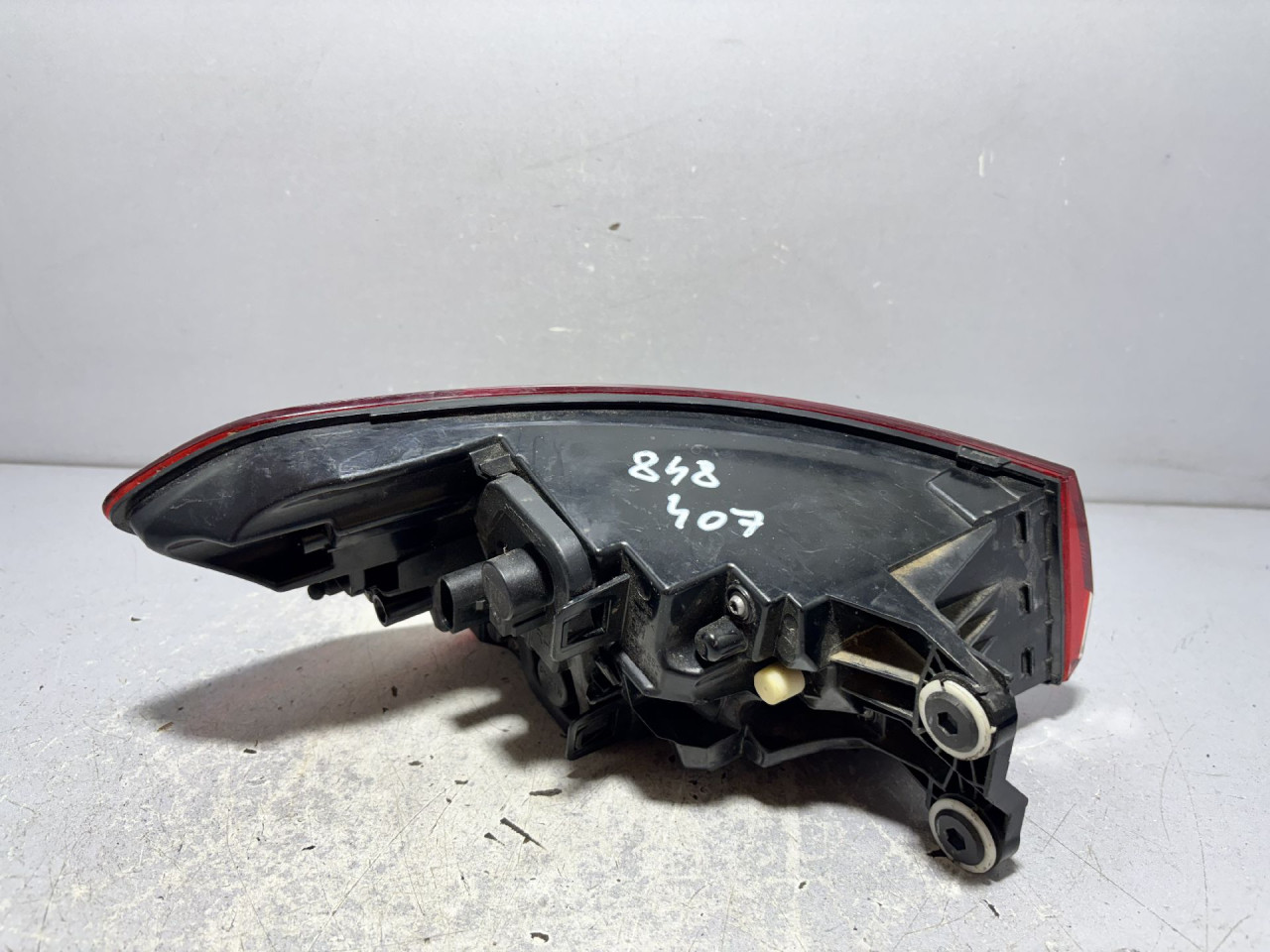 DIJELOVI STOP SVJETLO AUDI A3 (8Y) > 20 -  8Y0945070