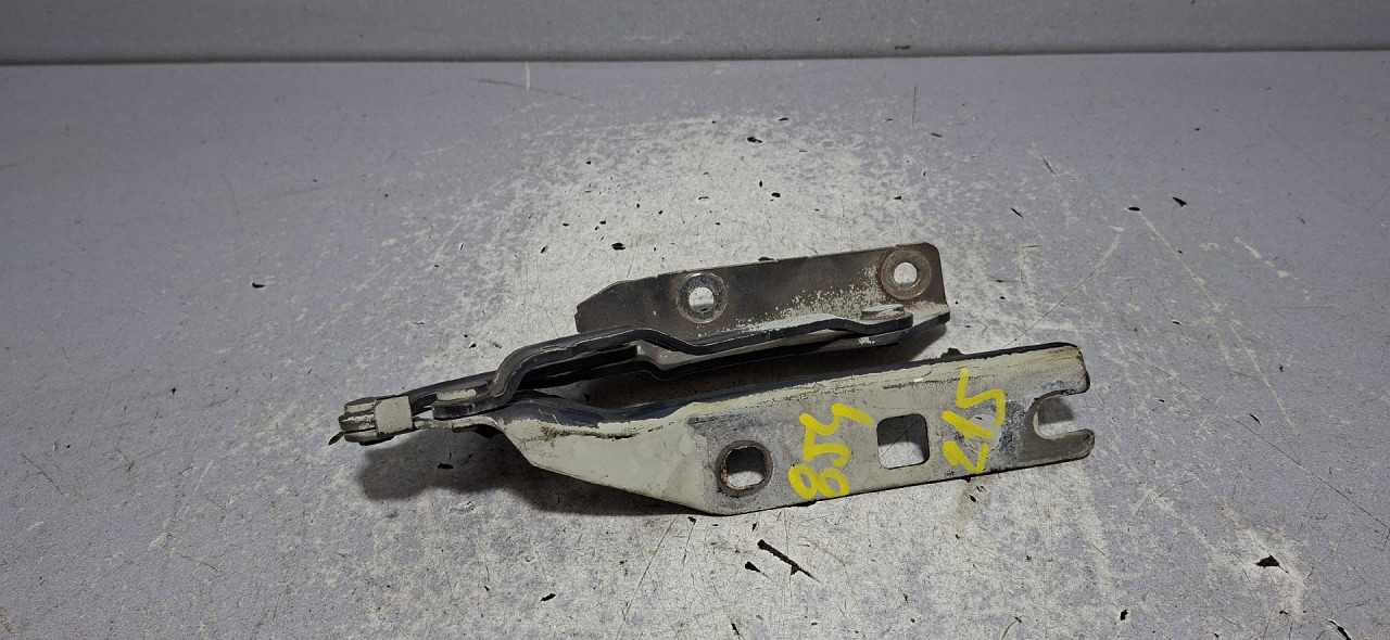 DIJELOVI SKARE OD HAUBE VW GOLF 6 > 08-12 5K0823301C