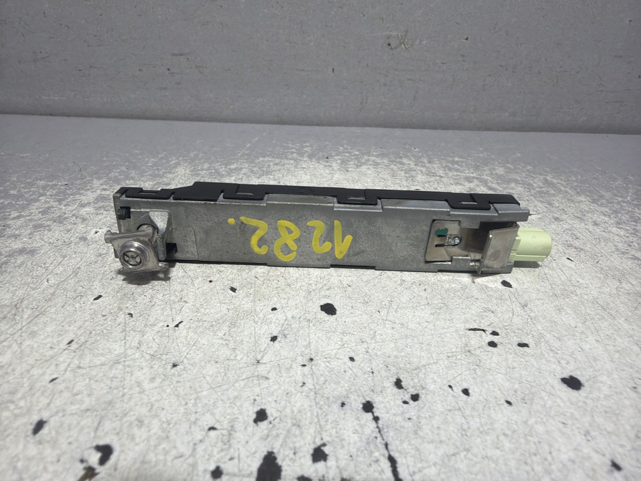 DIJELOVI ANTENA VW TIGUAN > 20- 571035577T