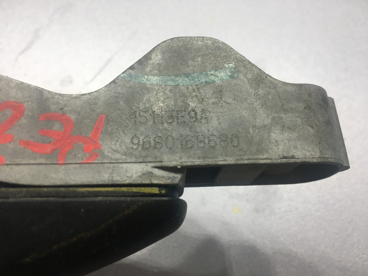 RUCKA VRATA PEUGEOT 208 > 12-15 9680168680