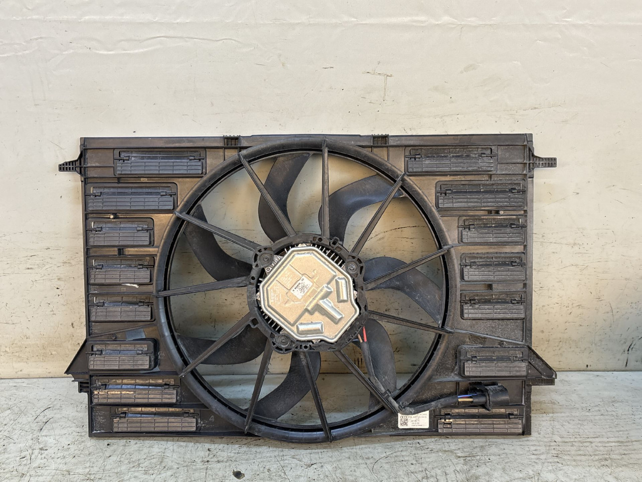 DIJELOVI NOSAC VENTILATORA AUDI A4 (B9) > 19- 3135103831
