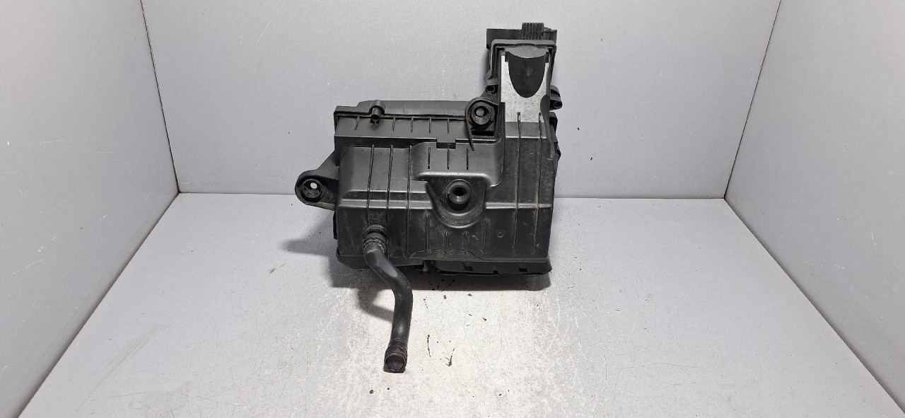 KUCISTE FILTERA ZRAKA VW PASSAT B8 > 14-19 5Q0129607