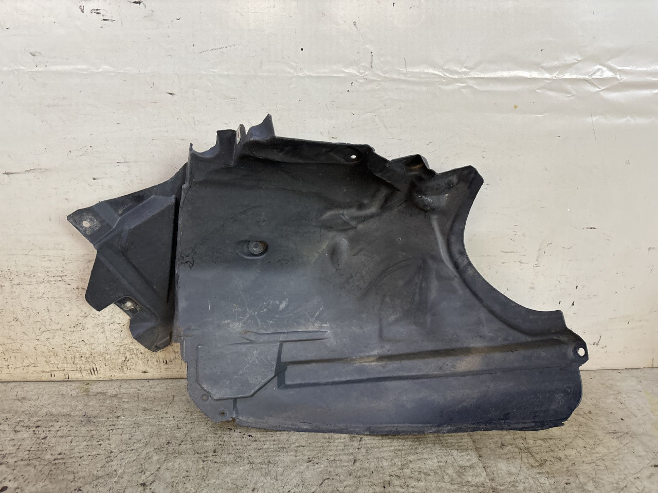 UNUTRASNJI BLATOBRAN MERCEDES E KLASA (W212) > 13-16 A2