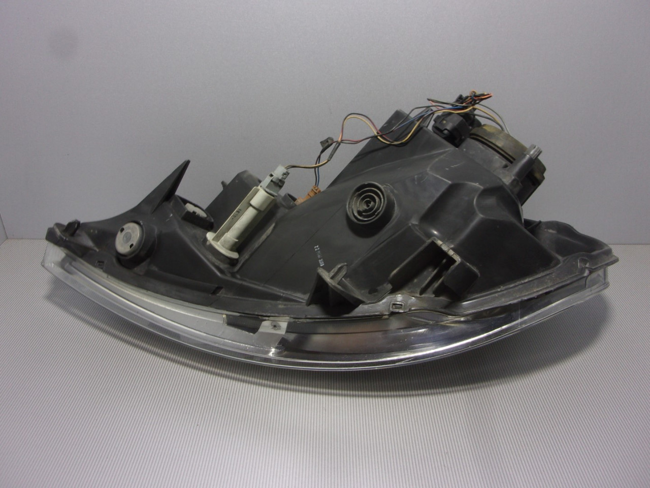 DIJELOVI FAR RENAULT TRAFIC > 07-14 8200701356