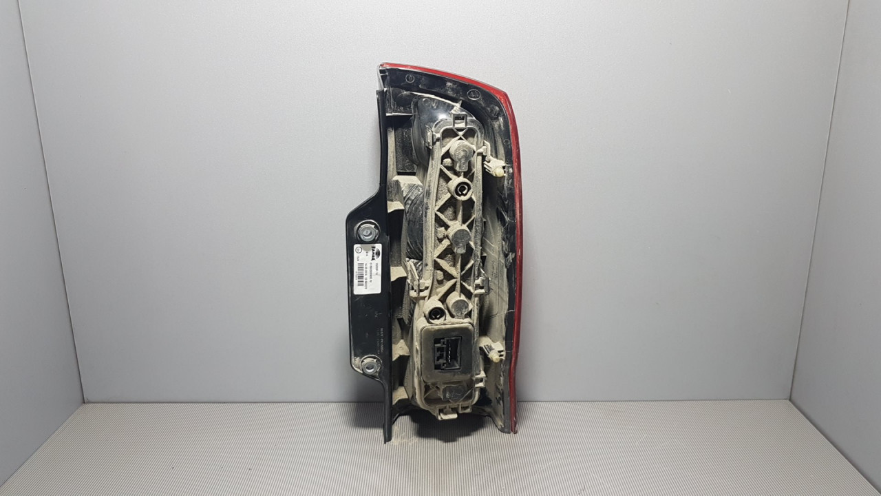 STOP SVJETLO FIAT QUBO > 08-16 01358250080E