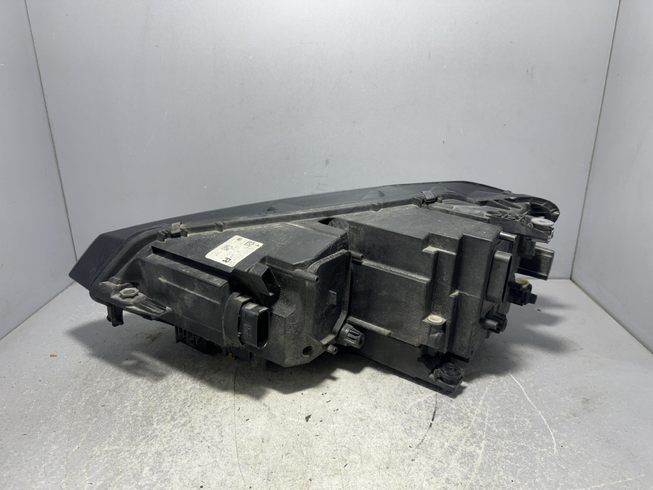 DIJELOVI FAR VW TOURAN > 15- 5TB941036B
