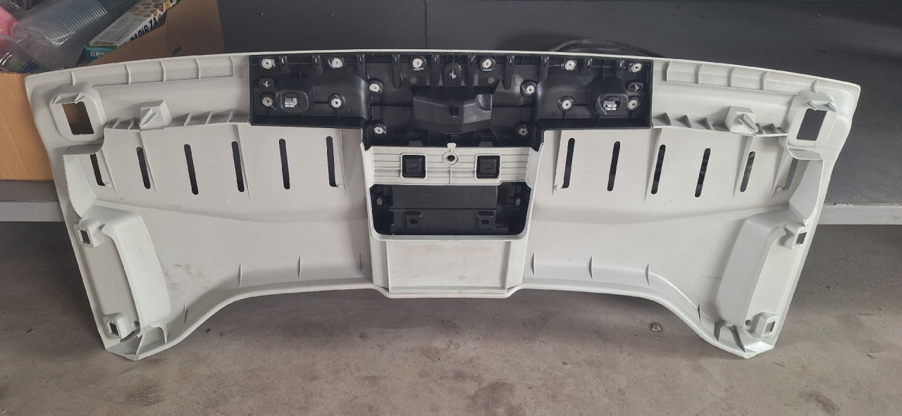 DIJELOVI PLASTIKA VW CADDY > 20- 2.0 2K7867705C