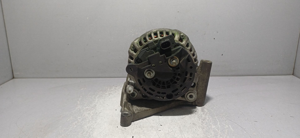 DIJELOVI ALTERNATOR VW T5 > 03-09