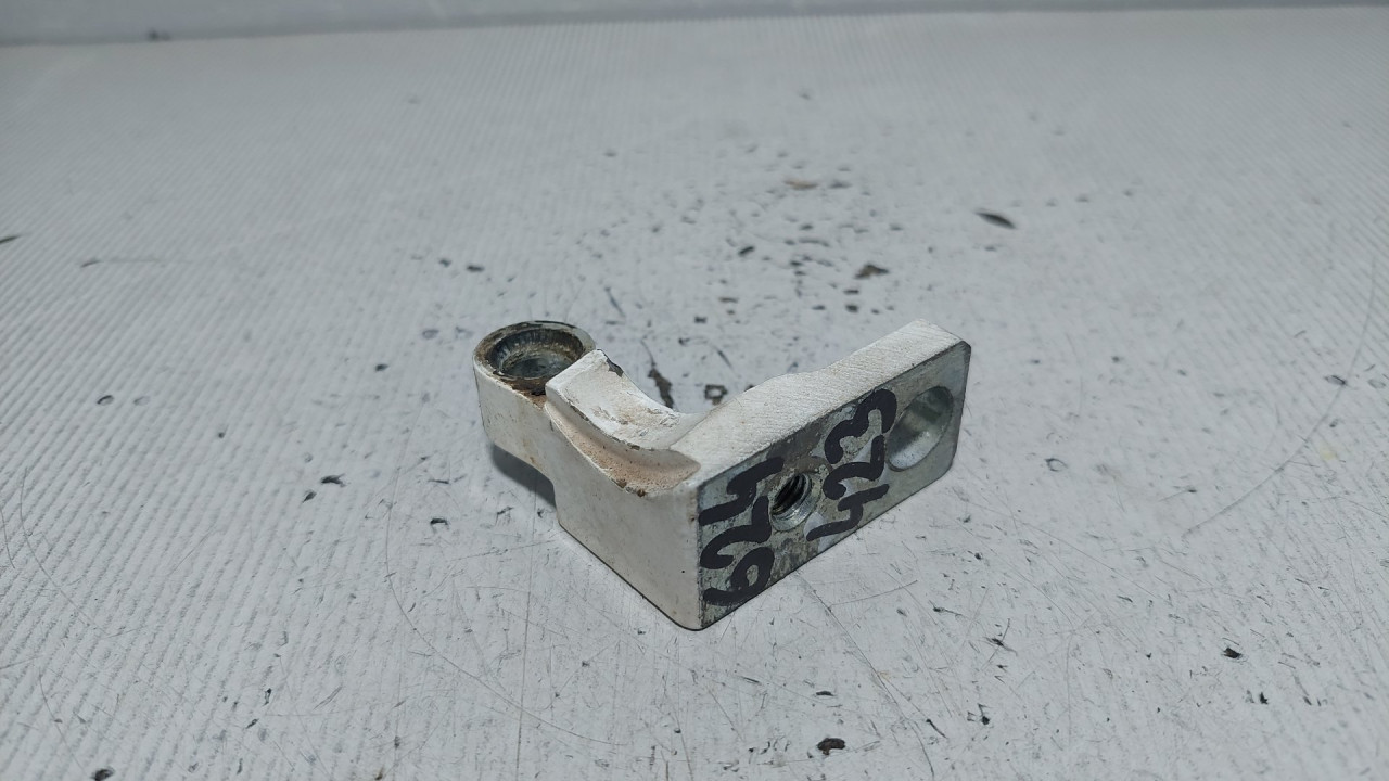 DIJELOVI BAGLAMA VW TOURAN > 03-06 6Q0831401B