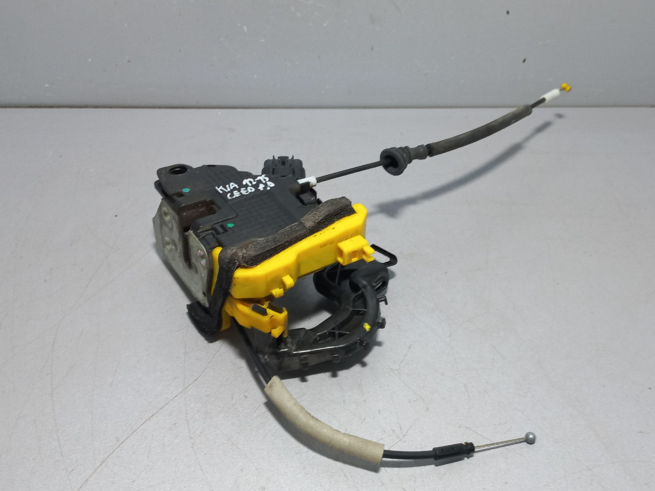 DIJELOVI BRAVA VRATA KIA CEED > 18- 81320A2110