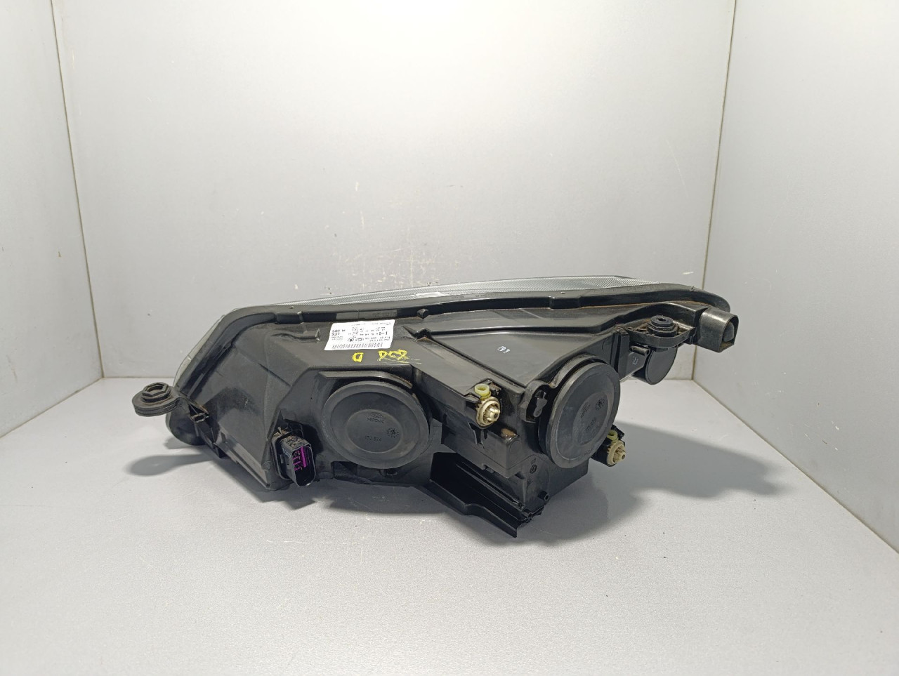 DIJELOVI FAR SKODA SUPERB > 15-19 3V2941016