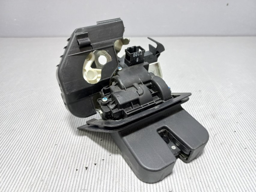 BRAVA GEPEKA AUDI A4 (B8) > 07-11 8K9827505A