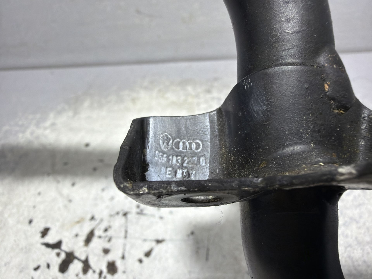 DIJELOVI CRIJEVO VW TOUAREG > 11-14 059103227Q