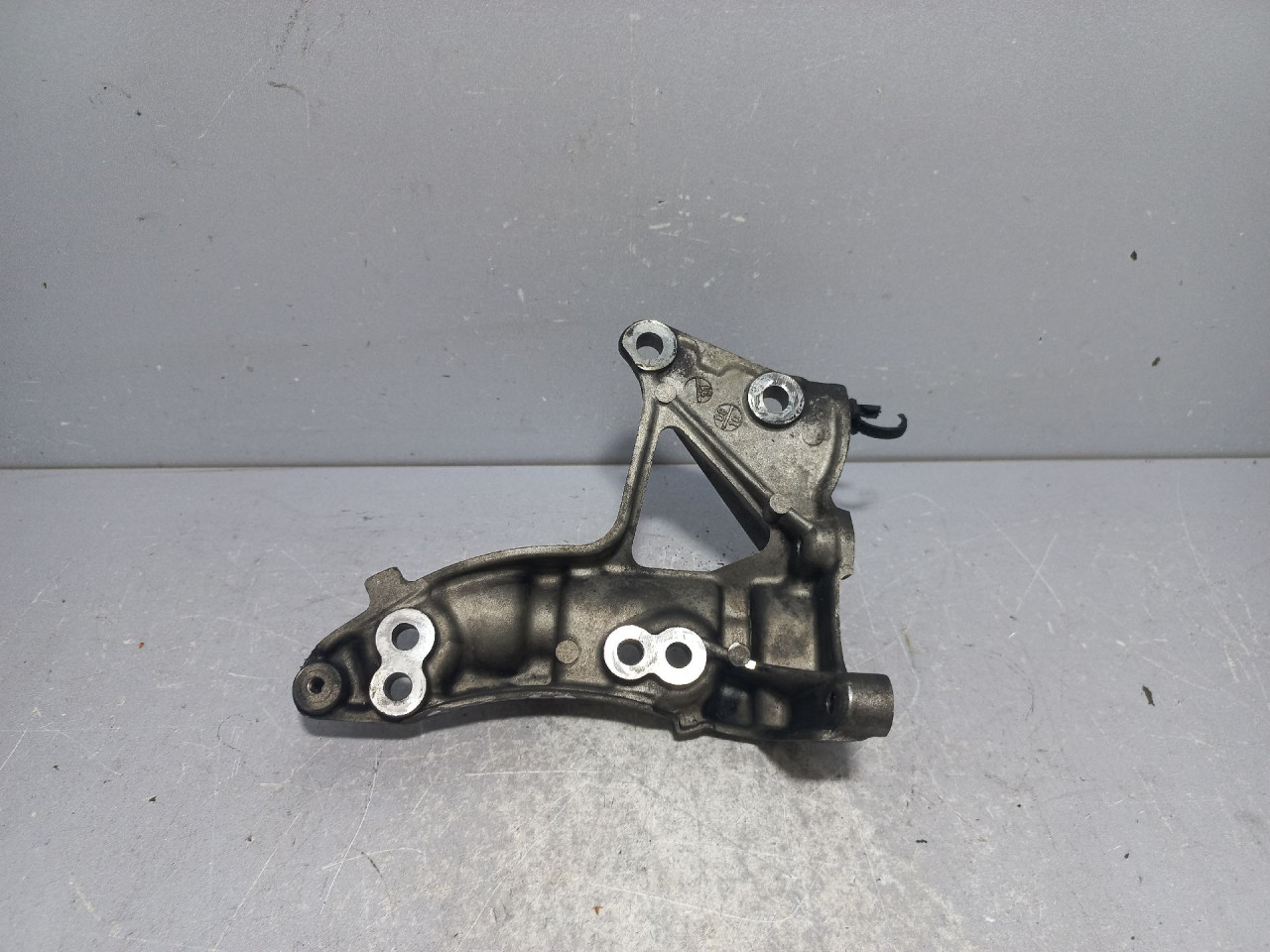 DIJELOVI NOSAC FORD FOCUS > 05-07 9653249480