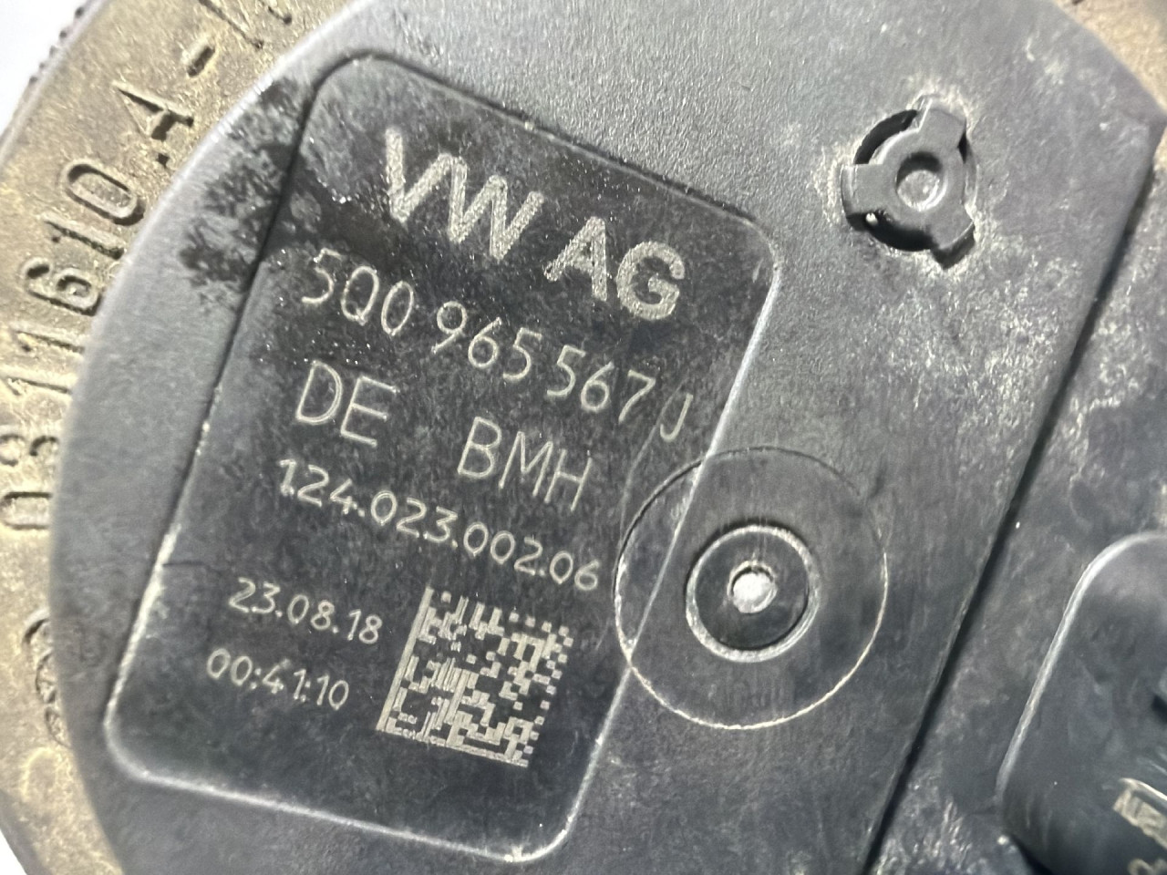 DIJELOVI POMOCNA PUMPA VODE VW PASSAT B8 > 14-19 2.0 5Q0965567J