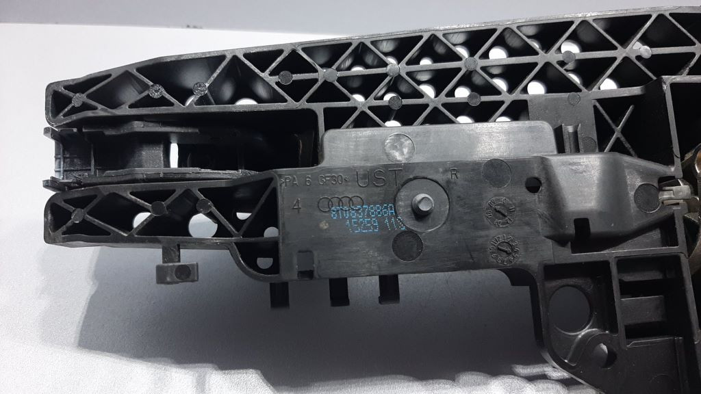RUCKA VRATA AUDI A4 (B8) > 07-11 8T0837886A