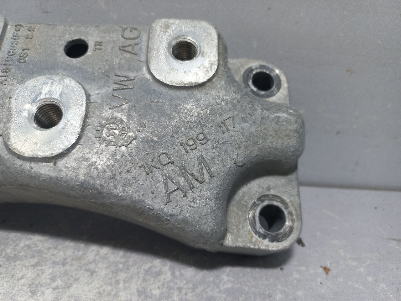 NOSAC MJENJACA VW PASSAT B6 > 05-10 1K0199117AM