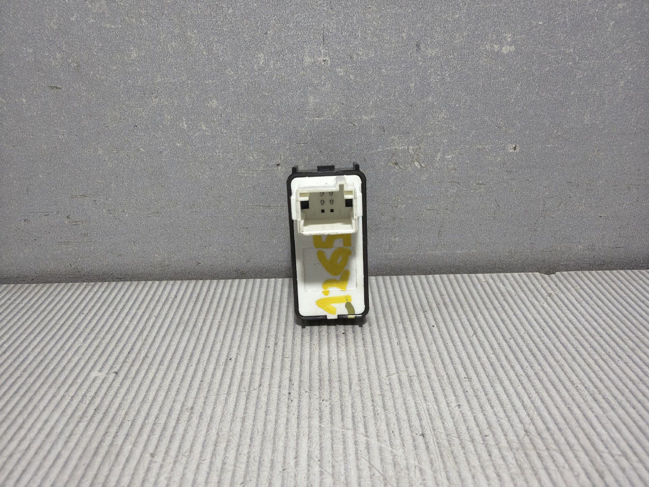 DIJELOVI PREKIDACI PROZORA OPEL ASTRA L > 22 -  1.2 98044803ZD