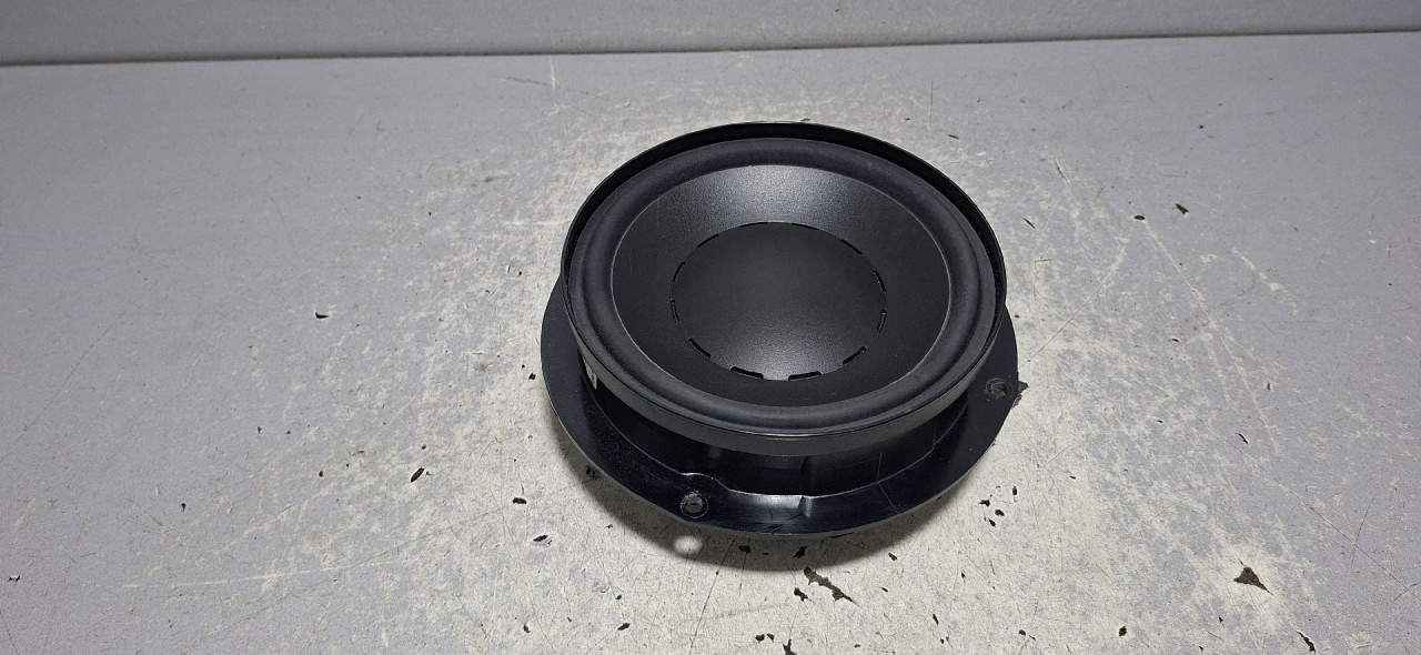 DIJELOVI ZVUCNIK VW PASSAT B8 > 14-19 2.0 3C0035453B