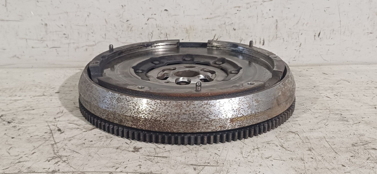 DIJELOVI ZAMAJAC PEUGEOT 308 > 13-17 9805958180