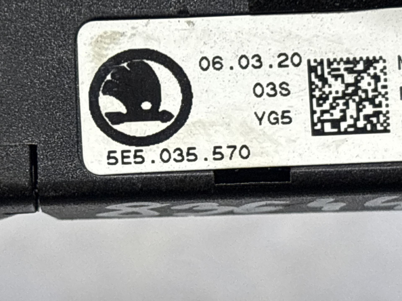 DIJELOVI ANTENA SKODA OCTAVIA > 19- 2.0 5E5035570