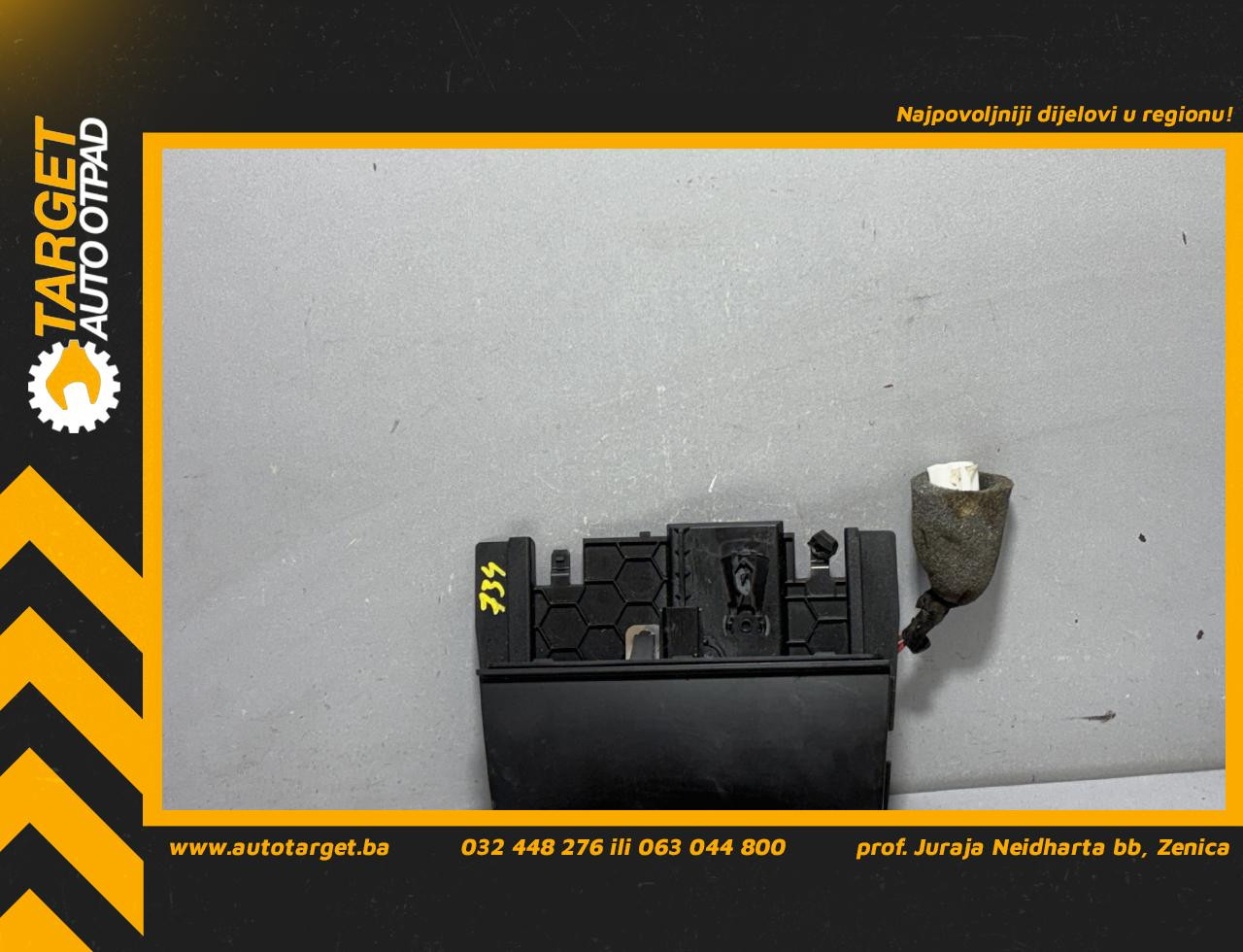 DIJELOVI PEPELJARA AUDI A4 (B8) > 12-15 3.0 8K0857951C