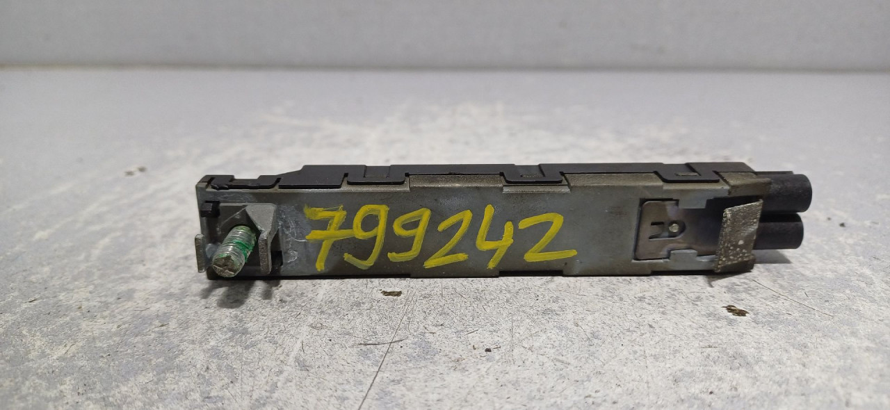 DIJELOVI ANTENA VW GOLF 7 > 12-16 5G6035577B