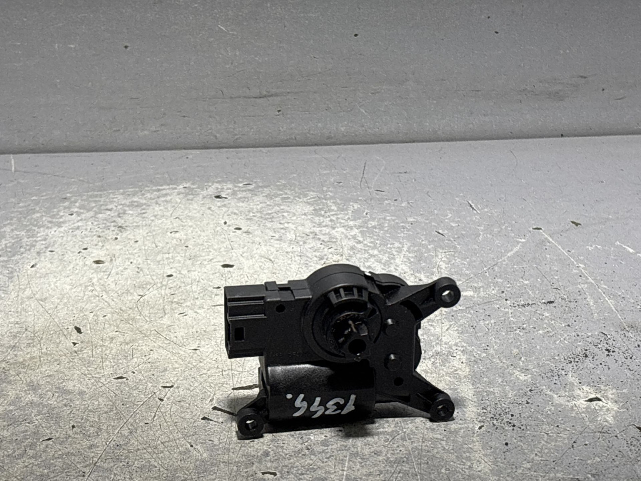DIJELOVI MOTORIC KLAPNE VW TIGUAN > 11-15 5Q0907511L