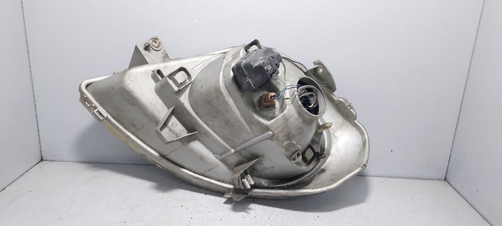DIJELOVI FAR RENAULT TRAFIC > 00-06 91165720
