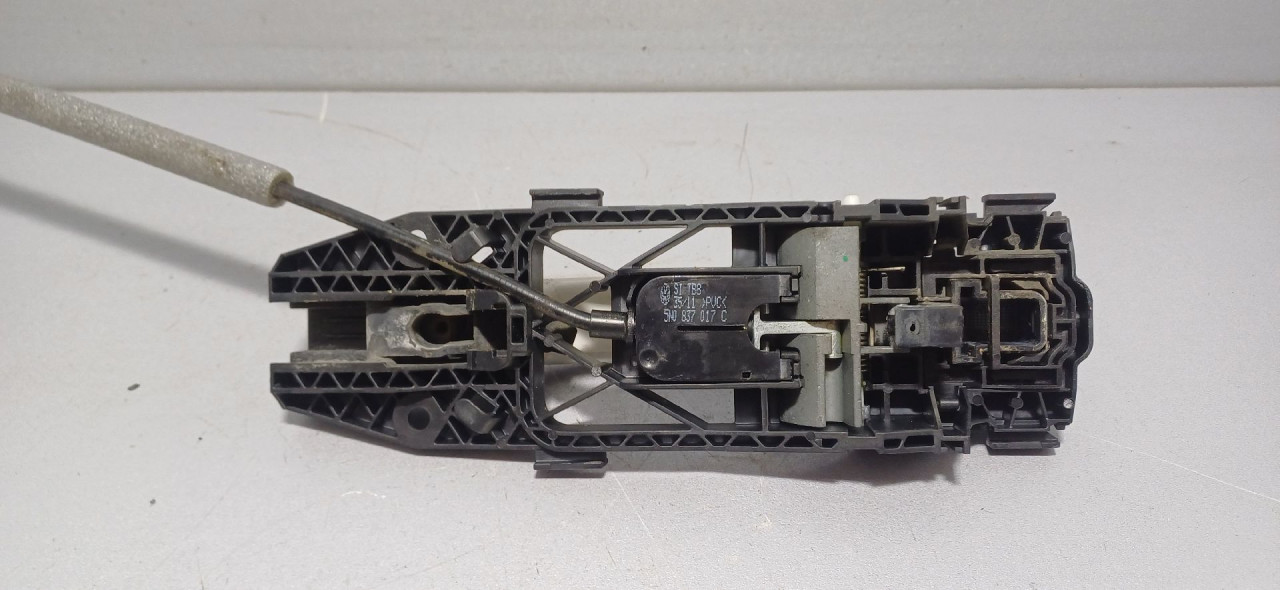 DIJELOVI RUCKA VRATA VW GOLF 7 > 12-16 5N0839885H