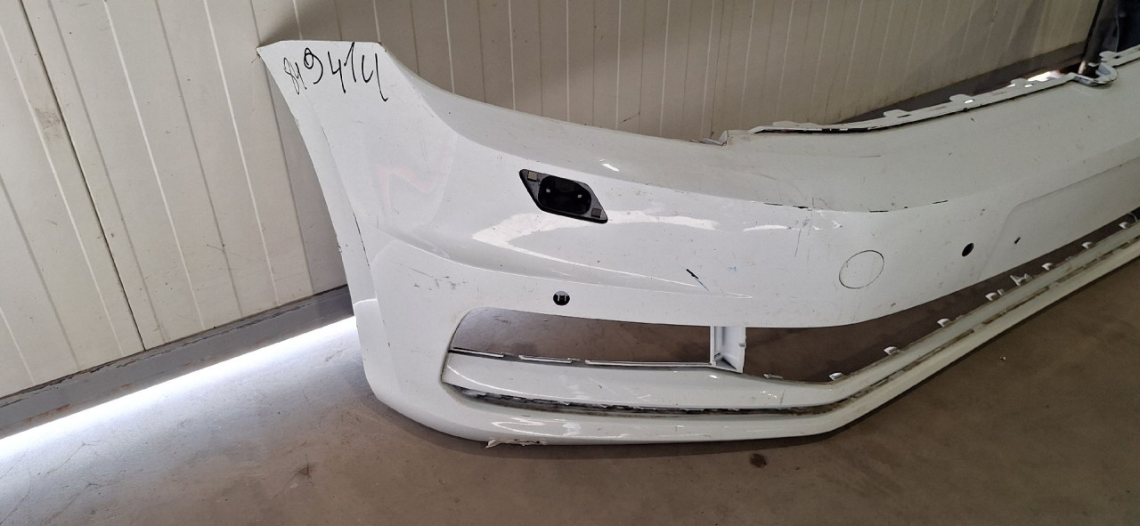 DIJELOVI BRANIK VW TOURAN > 15- 5TA807221