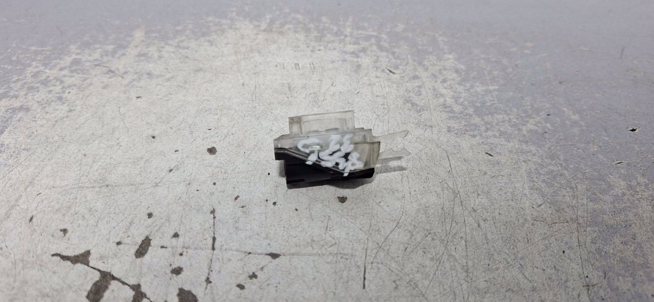 RASVJETA U KABINI AUDI A4 (B9) > 19- 8W0947134