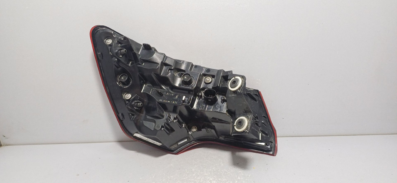 DIJELOVI STOP SVJETLO AUDI E-TRON > 18- 4KE945092D