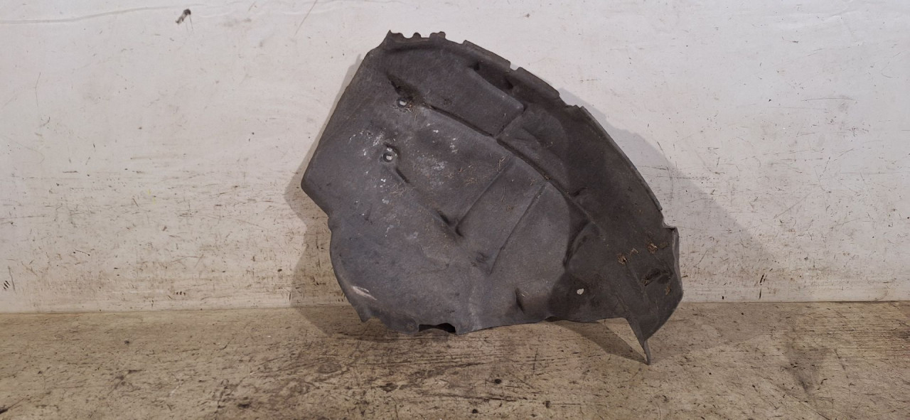 DIJELOVI UNUTRASNJI BLATOBRAN AUDI A4 (B9) > 15-18 2.0