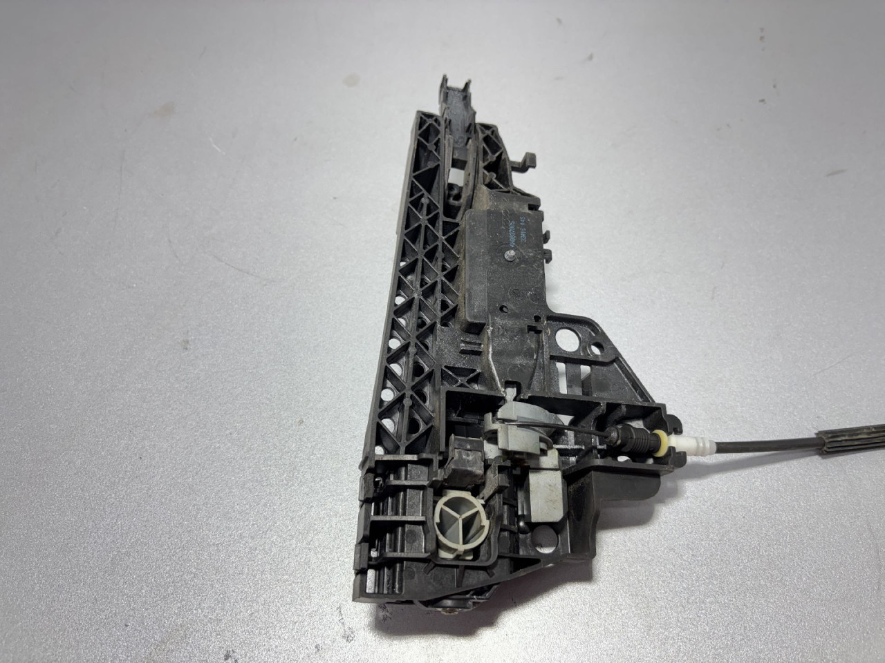 DIJELOVI RUCKA VRATA AUDI Q5 > 08-11 4H0837885