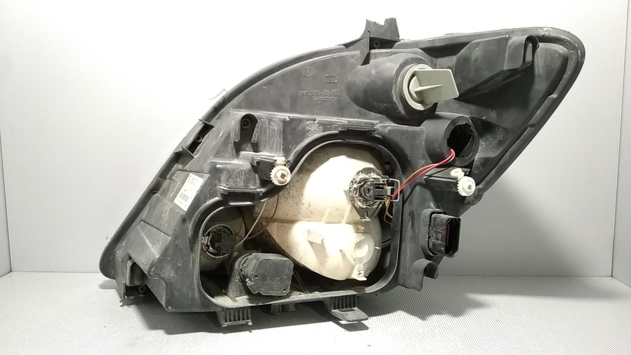 DIJELOVI FAR MERCEDES SPRINTER > 06-13 A9068200261