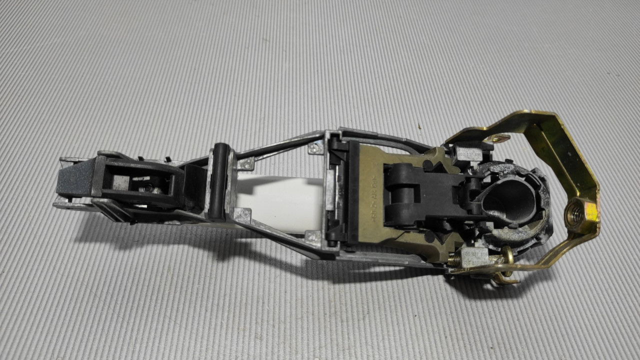 DIJELOVI RUCKA VRATA SEAT LEON > 05-09 3B0837885