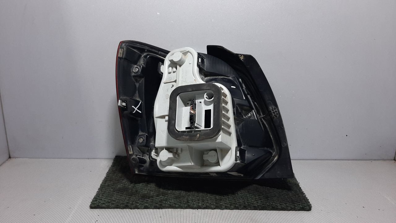 STOP SVJETLO VW POLO > 09-14 6R0945096L-6R0945258A