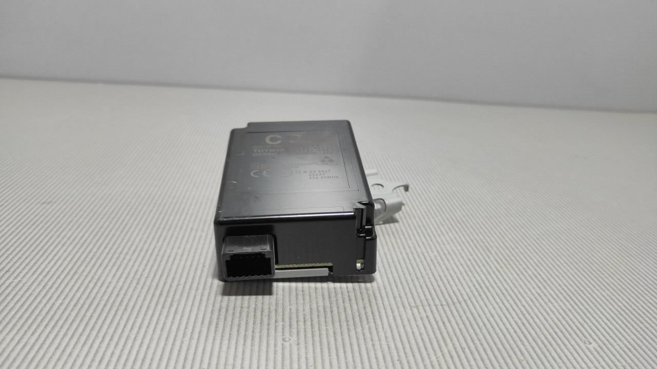 ELEKTRONIKA MODUL TOYOTA RAV 4 > 15-18 8976042033