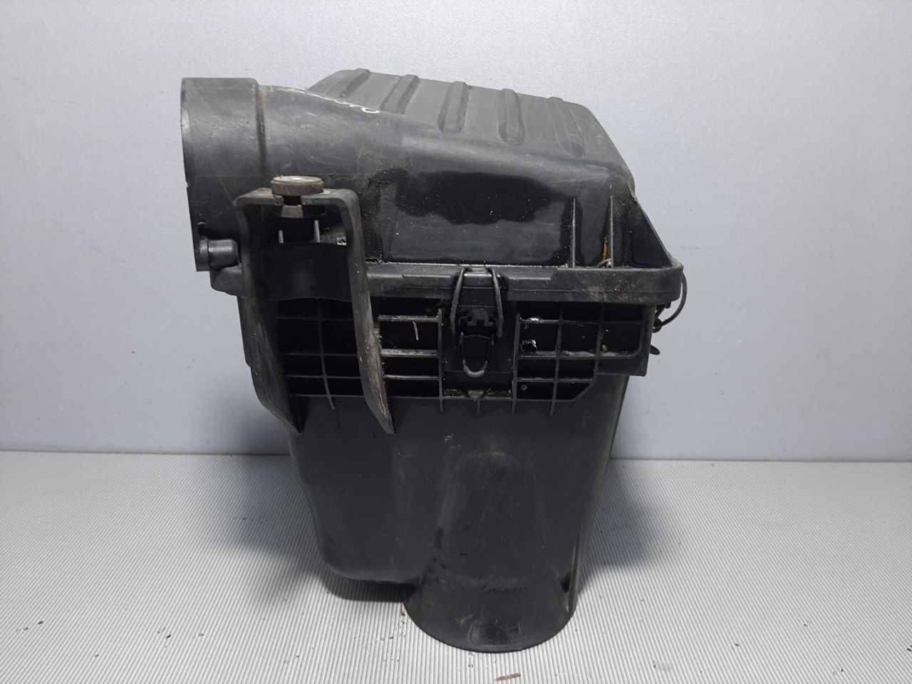 KUCISTE FILTERA ZRAKA CHRYSLER/DODGE 300 > 05-10 052815