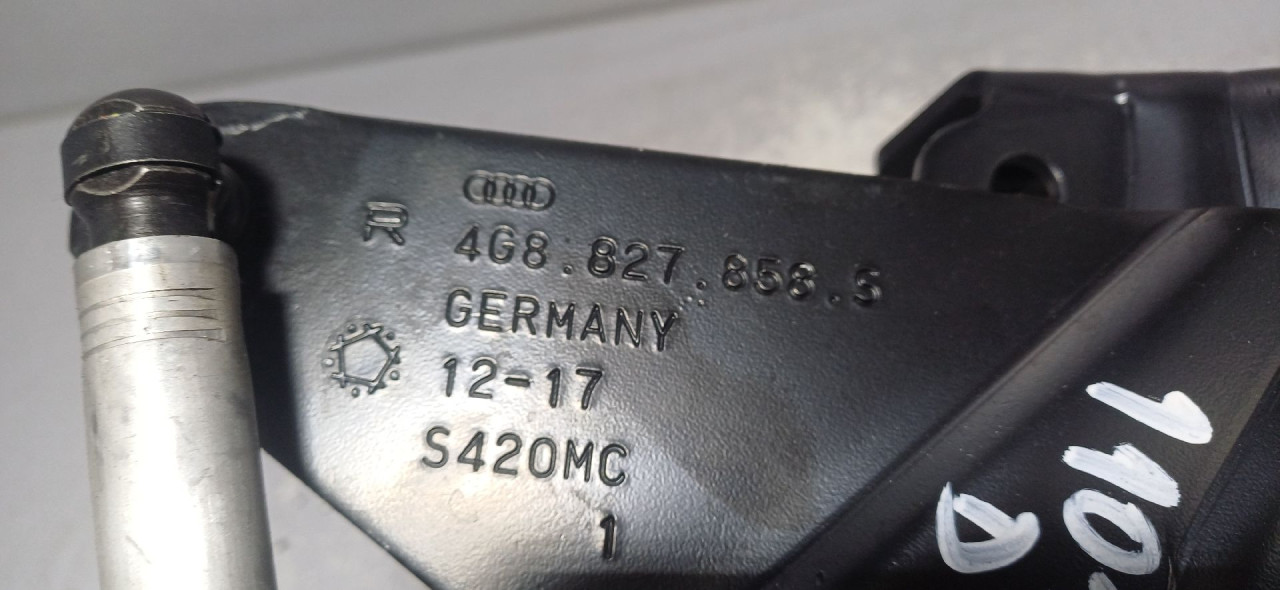 DIJELOVI BAGLAMA GEPEKA AUDI A7 > 14 - 18 3.0 4G8827858S