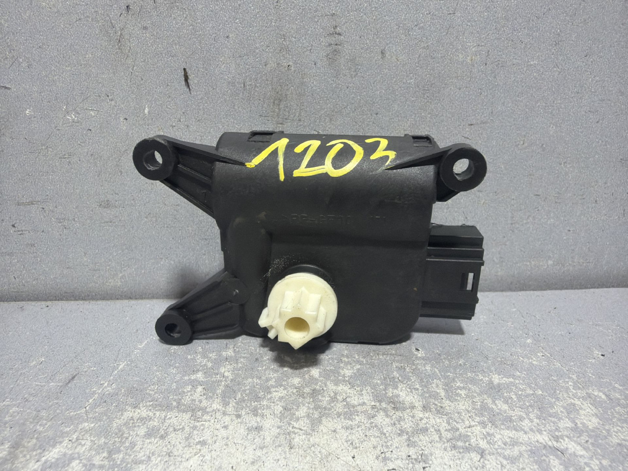 DIJELOVI MOTORIC KLAPNE VW TIGUAN > 11-15 2.0 1K0907511